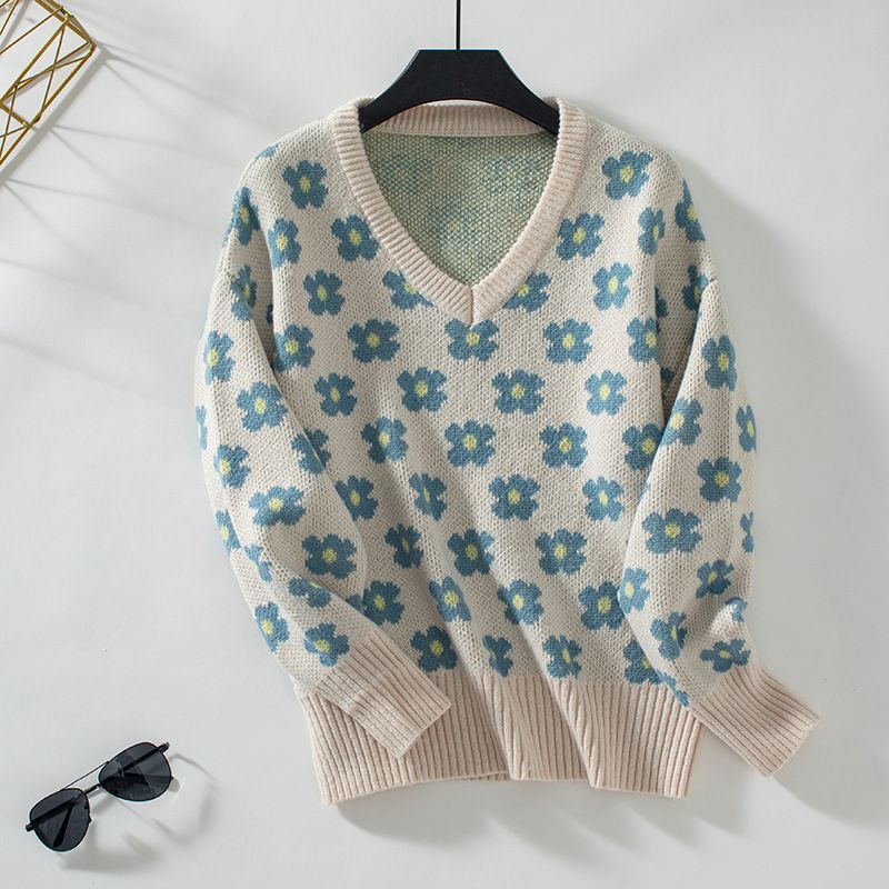 Caroline™ | V-neck Daisy Jumper Top